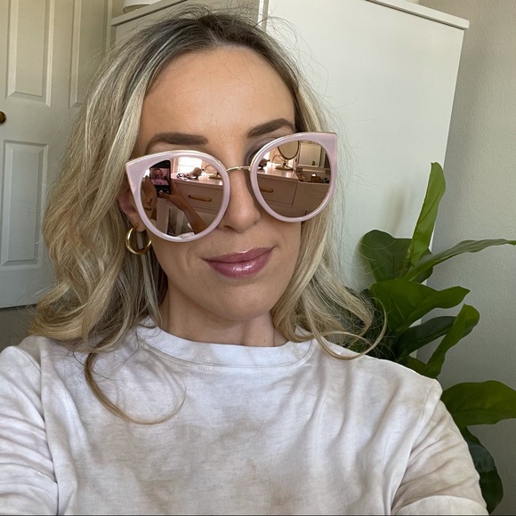 Pink Mirrored Sunglasses NWT - Picture 2 of 4